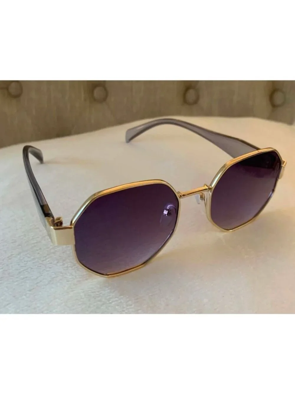 Boutique octagonal gold